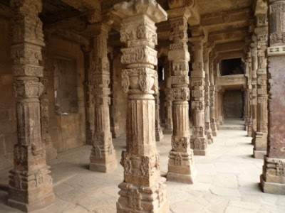 qutb complex pillars, new delhi