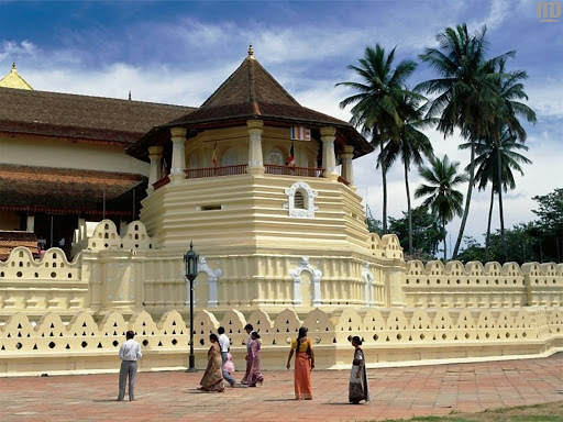 http://lh6.google.com/LisaSmirnoff/RtpCpLKXroI/AAAAAAAACaY/Ukmrscsyahs/thai.jpg?imgmax=512