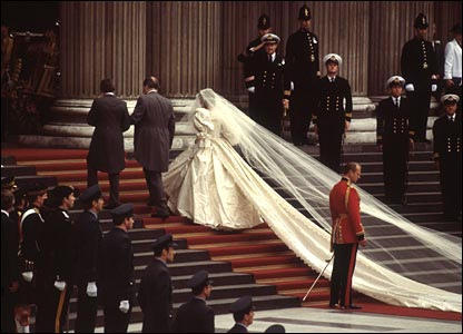 Lady Diana - wedding dress  train