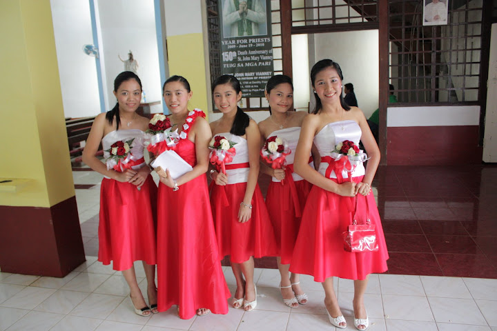 bridesmaid-dresses-for-church-wedding-reception