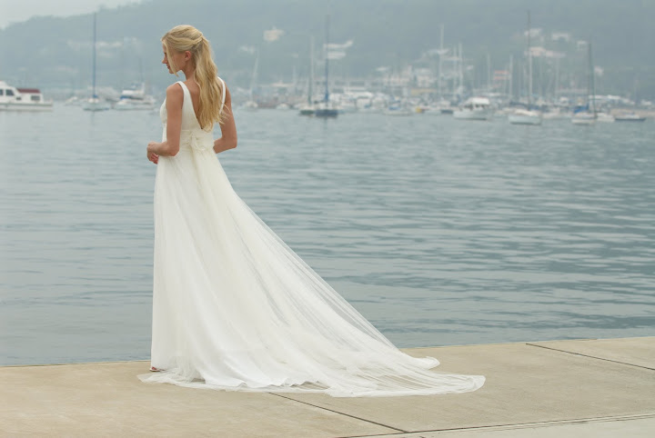 comfortable-yet-relaxed-beach-wedding-gown