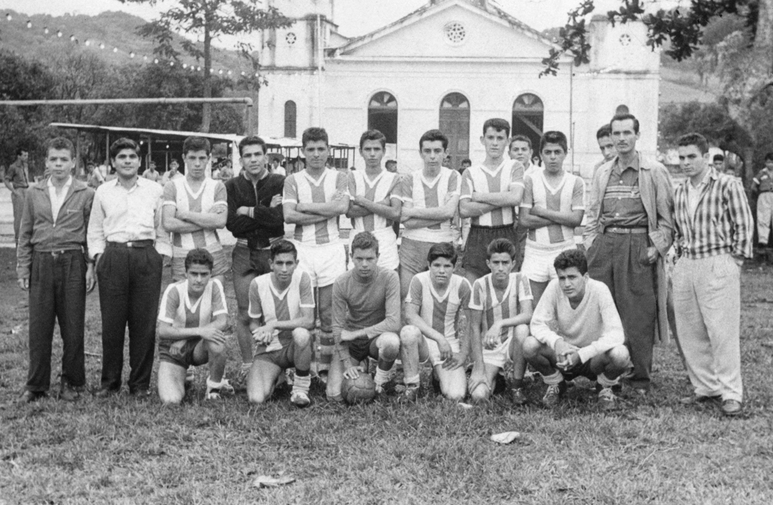 [Danubio-F.C.-1960.jpg]