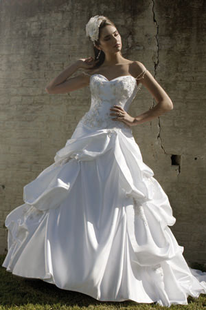 modern_bridal_gown_5134T
