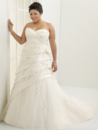 A-Line-plus-size-wedding-dress