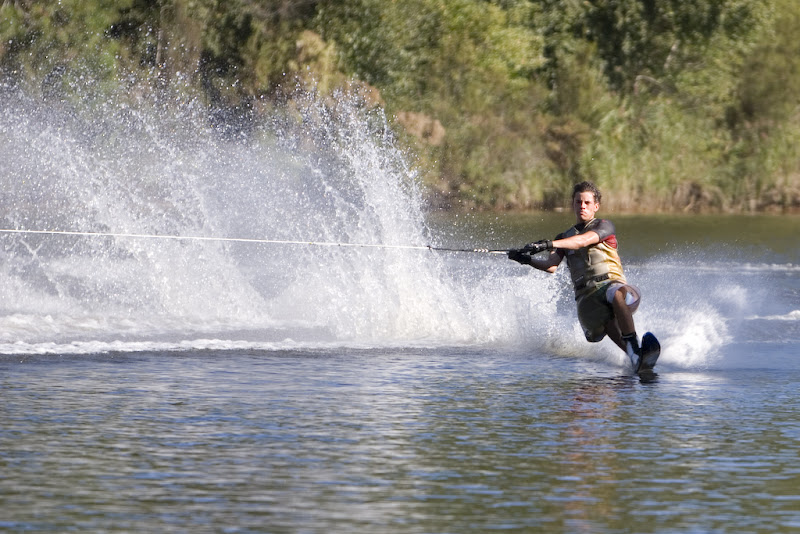 IMAGE: http://lh6.google.com/alistairksmith/RvFzsvrC85I/AAAAAAAACnM/NQaTHj-lsQE/s800/IMG_8632.jpg