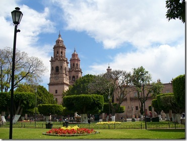 Plaza y Catedral de Morelia
