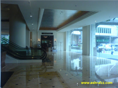 The ground floor of The Ritz Carlton Business Centre