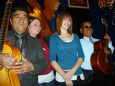 Beth and Hannah with mariachi guys