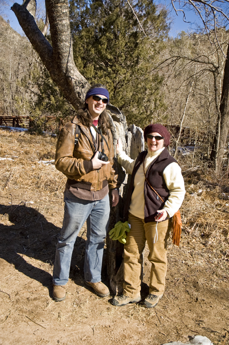 DSC_6751 Charley and Robin with one hundred year old apple tree west fork trail en az.jpg