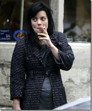 Lily Allen photographed smoking on 4 December