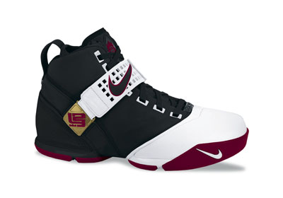 New Nike Zoom LeBron V pictures