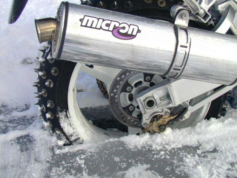 [a_motorcycle_on_icemotoled_13.jpg]