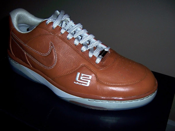 A look at yet another Nike Air Force 25 LeBron PE