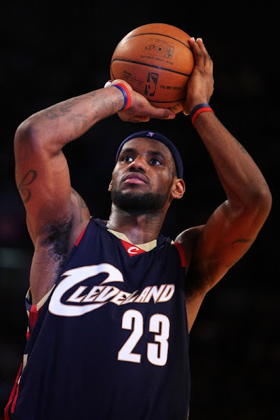 LeBron James scored FIFTY as he introduced the Yankees LeBron 5 at Madison Square Garden New York