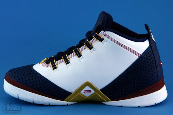 New pics of the White and Navy Nike Zoom Soldier II