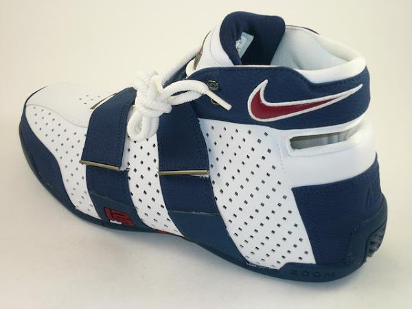 A look back at the Zoom 2055 White Navy and Red