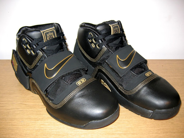 Another look at the Black and Gold LeBron Soldier