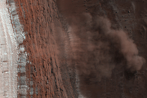 美探测器首拍火星山崩-放大清晰图