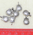 Antique silver alloy shell charm � 10mm
