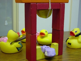 Peep Guillotine Peep Guillotine