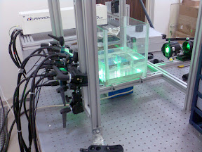 http://lh6.google.com/particle.tracking/Ry-b3JMy_sI/AAAAAAAABGg/uYTlgenZmI8/s288/Image025.jpg
