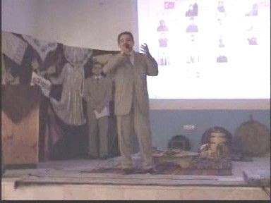 Program �ncesi giri� konu�mas� yapan ve de bir �iir okuyan �l�e Milli E�itim M�d�r�m�z Ali R�za ATASOY