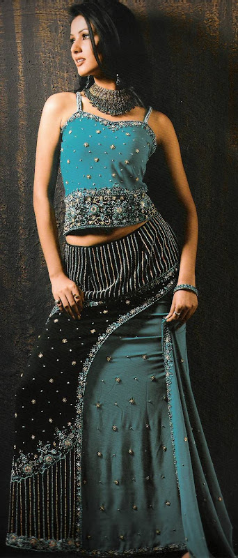 Indian women saree latest utsav style sarees LMG325B_650x1520.jpg