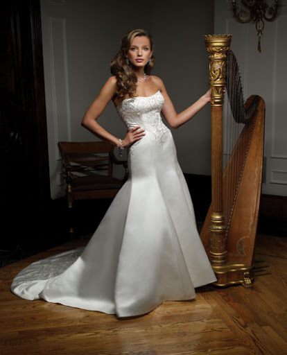 Megan Strapless Wedding Gown