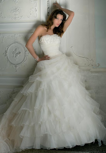 Demetrios_bridal_gown_ivory_deep_ruffles