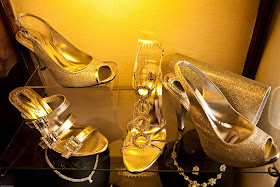 Sparkling_Gold_Wedding_Shoe