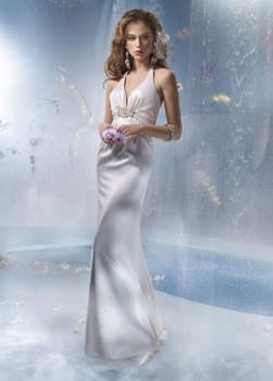 comfortable-beach-wedding-gown-for-summer-traditional-theme