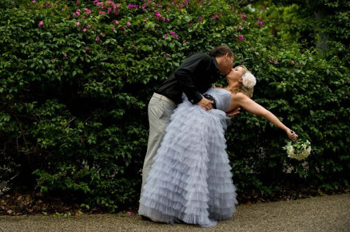 The Groom Kissing The Bride : Wedding Kiss