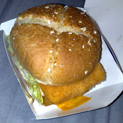 [Food]初探：麥當勞阿拉斯加雙魚堡！ - 阿祥的網路筆記本