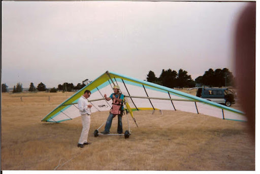 Hooking the tow bridle for the first high altitude flight